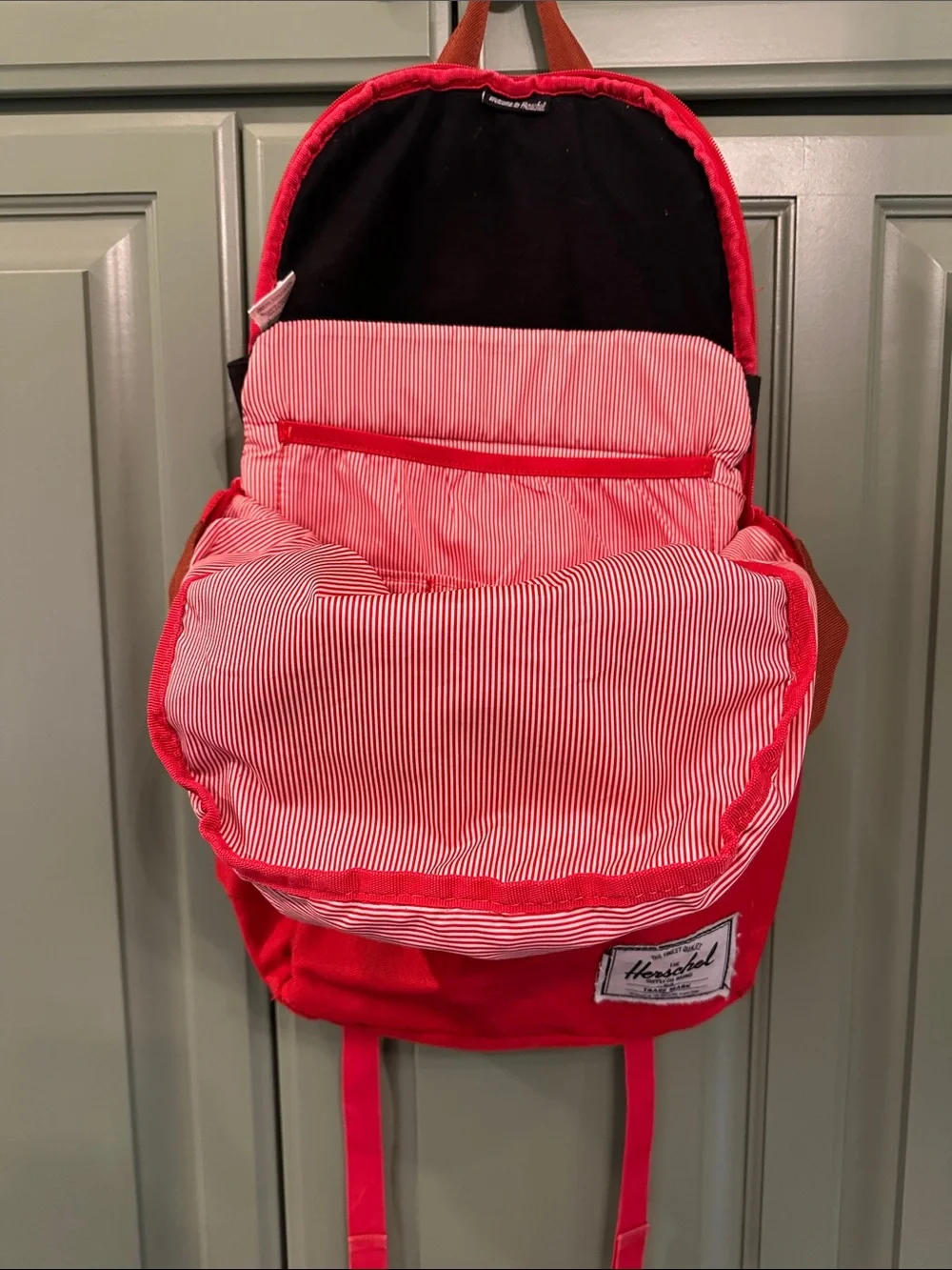 Herschel Supply Company contrast colour